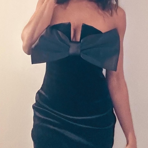 Express viral velvet black mini dress with satin bow detail - Picture 2 of 13